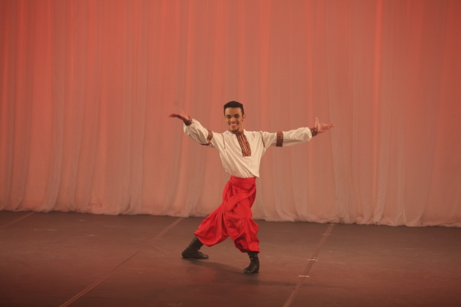 Escola Bolshoi se apresenta em Brasília