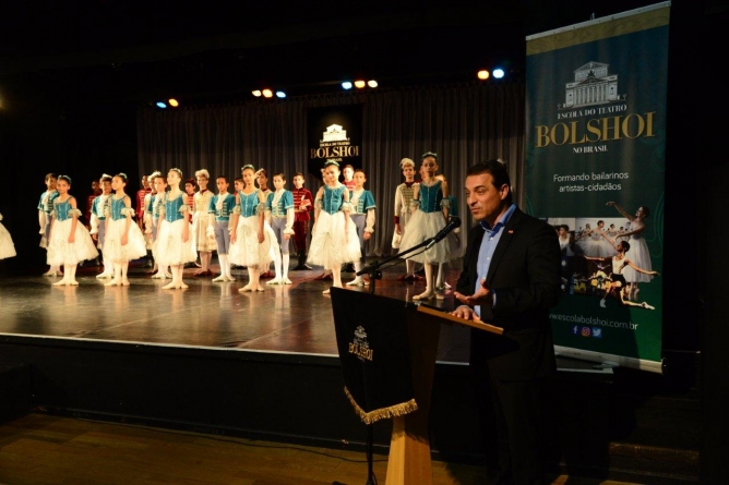 Governador Carlos Moisés visita nossa Escola em sua primeira vinda à Joinville