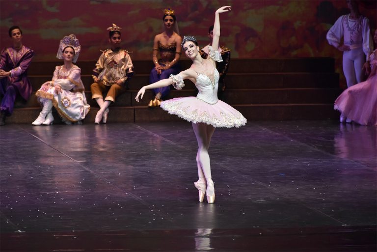 Homenagem da Amiga do Bolshoi thyssenkrupp