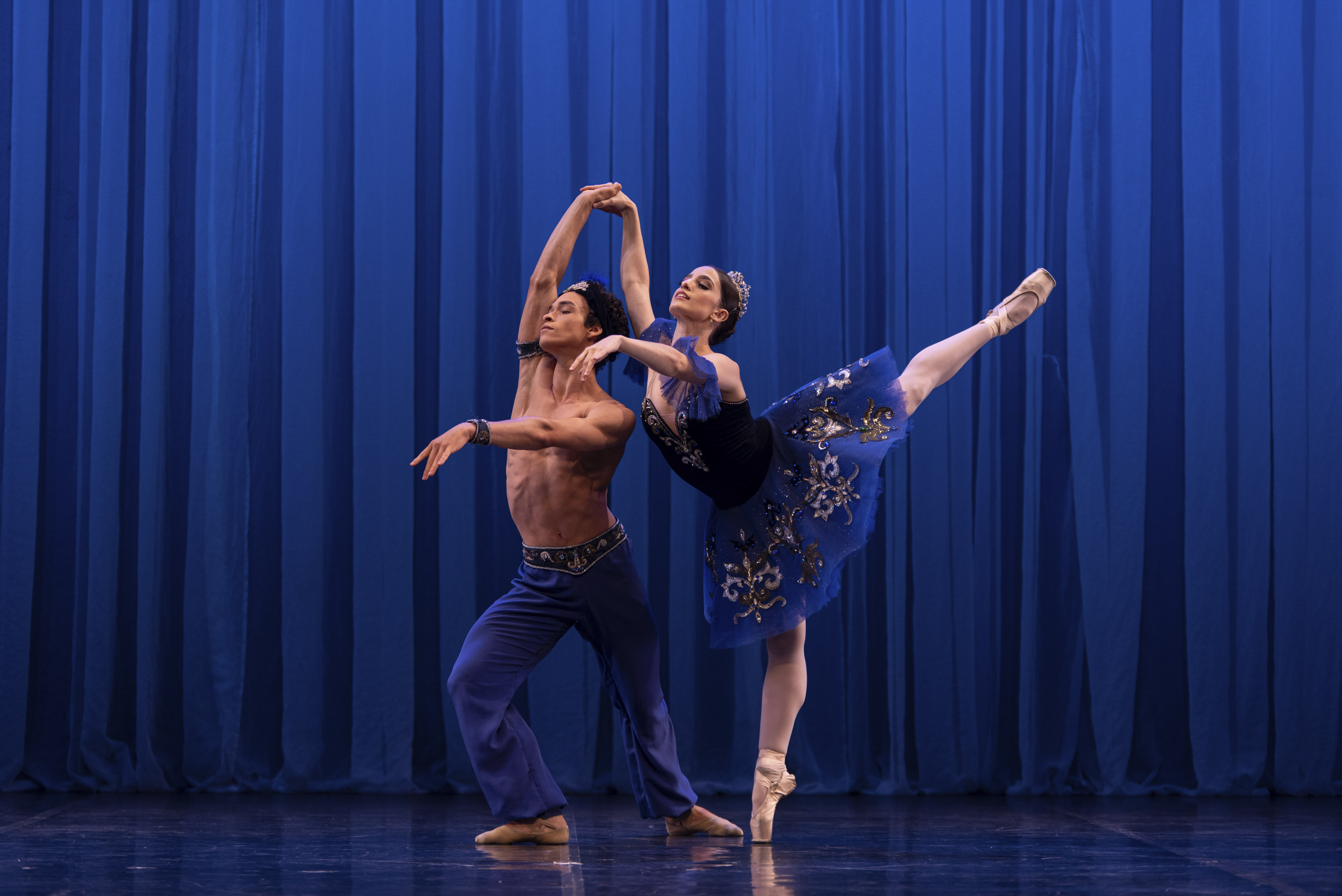 Bolshoi Brasil e Olodum juntos no palco