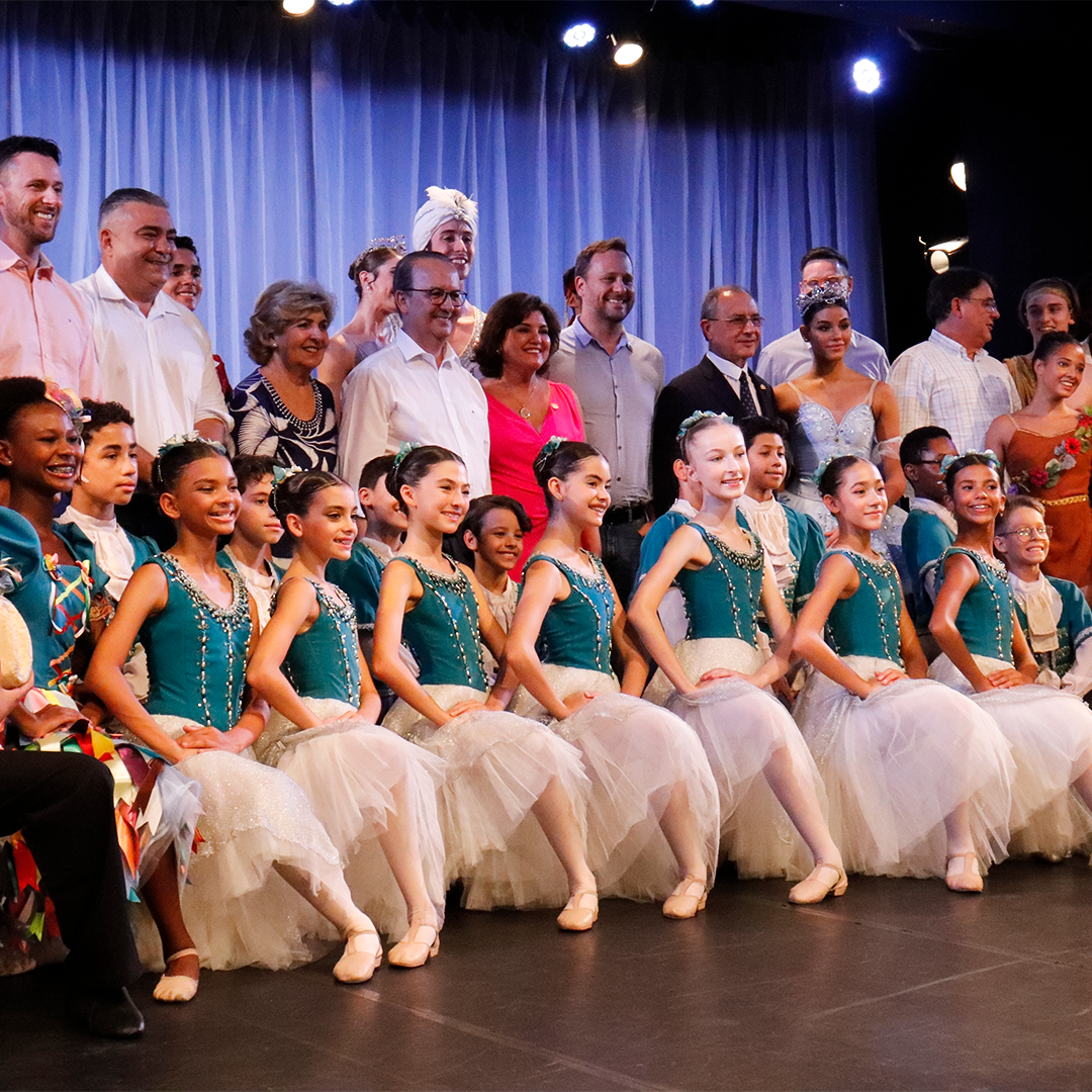 Visita oficial do Governador do Estado de Santa Catarina, Joginho Mello  e da vice-governadora Marilisa Boehm na Escola do Teatro Bolshoi no Brasil