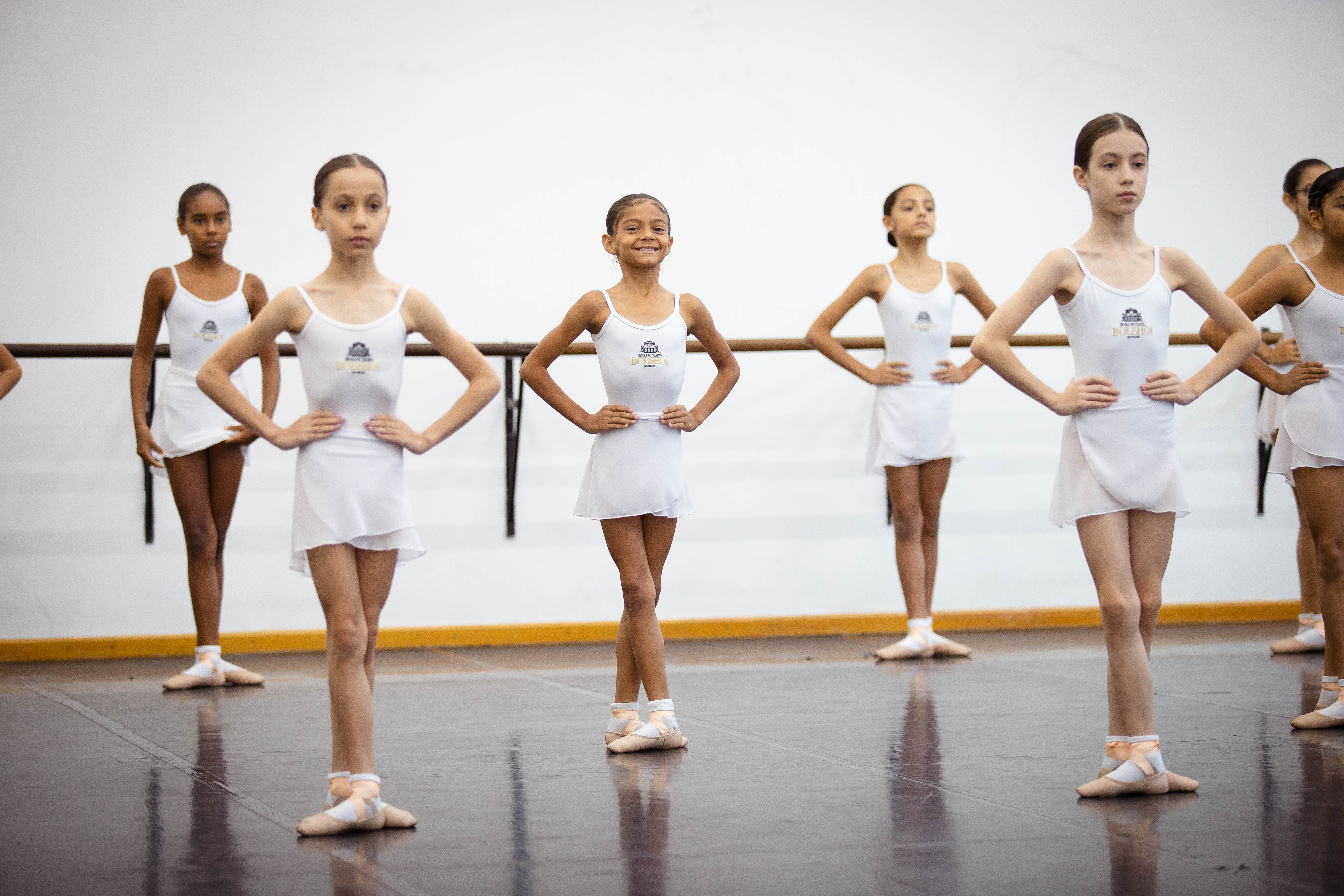 Calouros iniciam aula no Bolshoi Brasil 