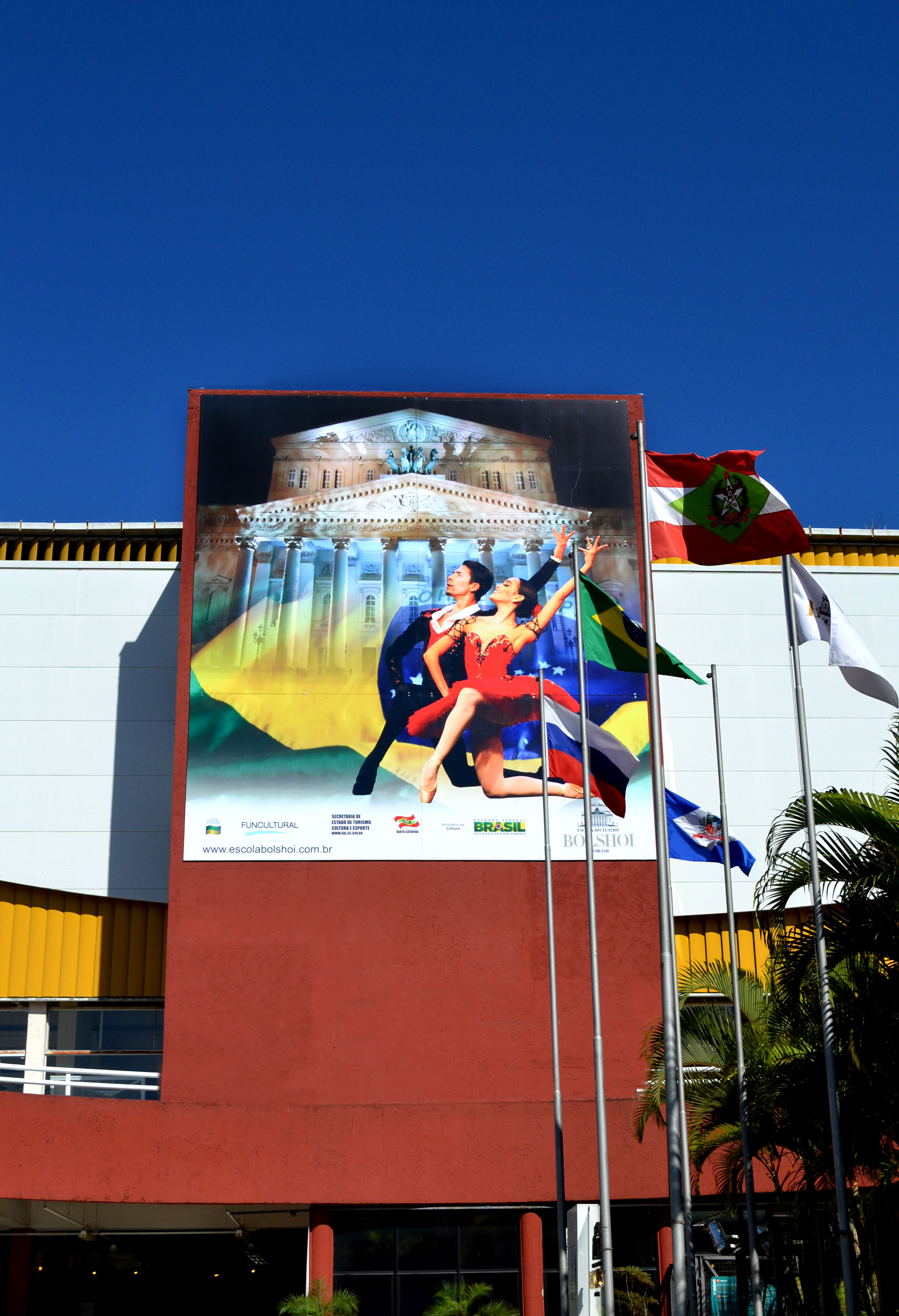 Escola Bolshoi realiza ações durante o Festival de Dança
