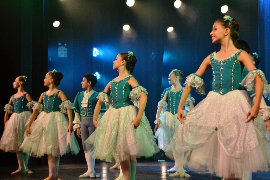 Escola Do Teatro Bolshoi No Brasil completa 17 anos