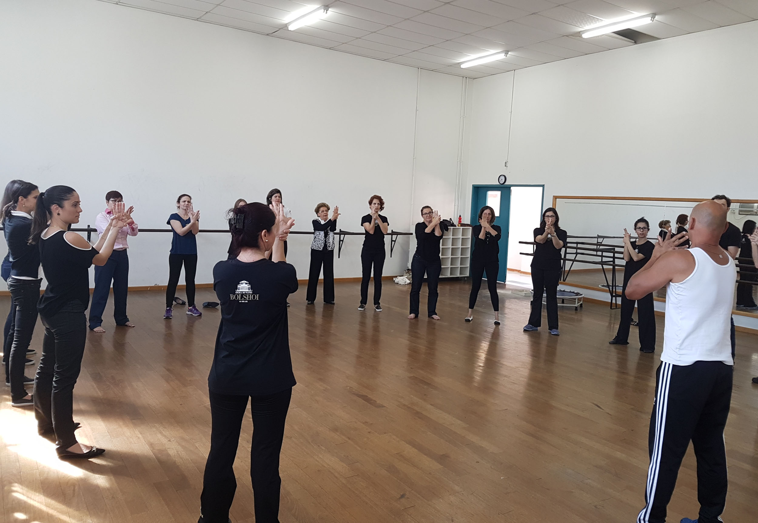 Ginástica Laboral na Escola Bolshoi