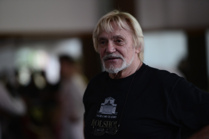 Vladimir Vasiliev chega a Escola Bolshoi