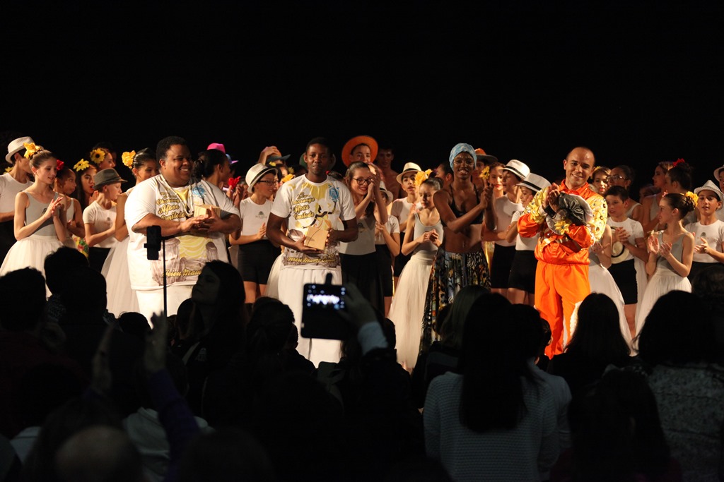 Apresentação Dança Popular Brasileira