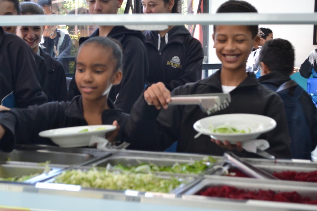 Cantina - Aluno se servindo