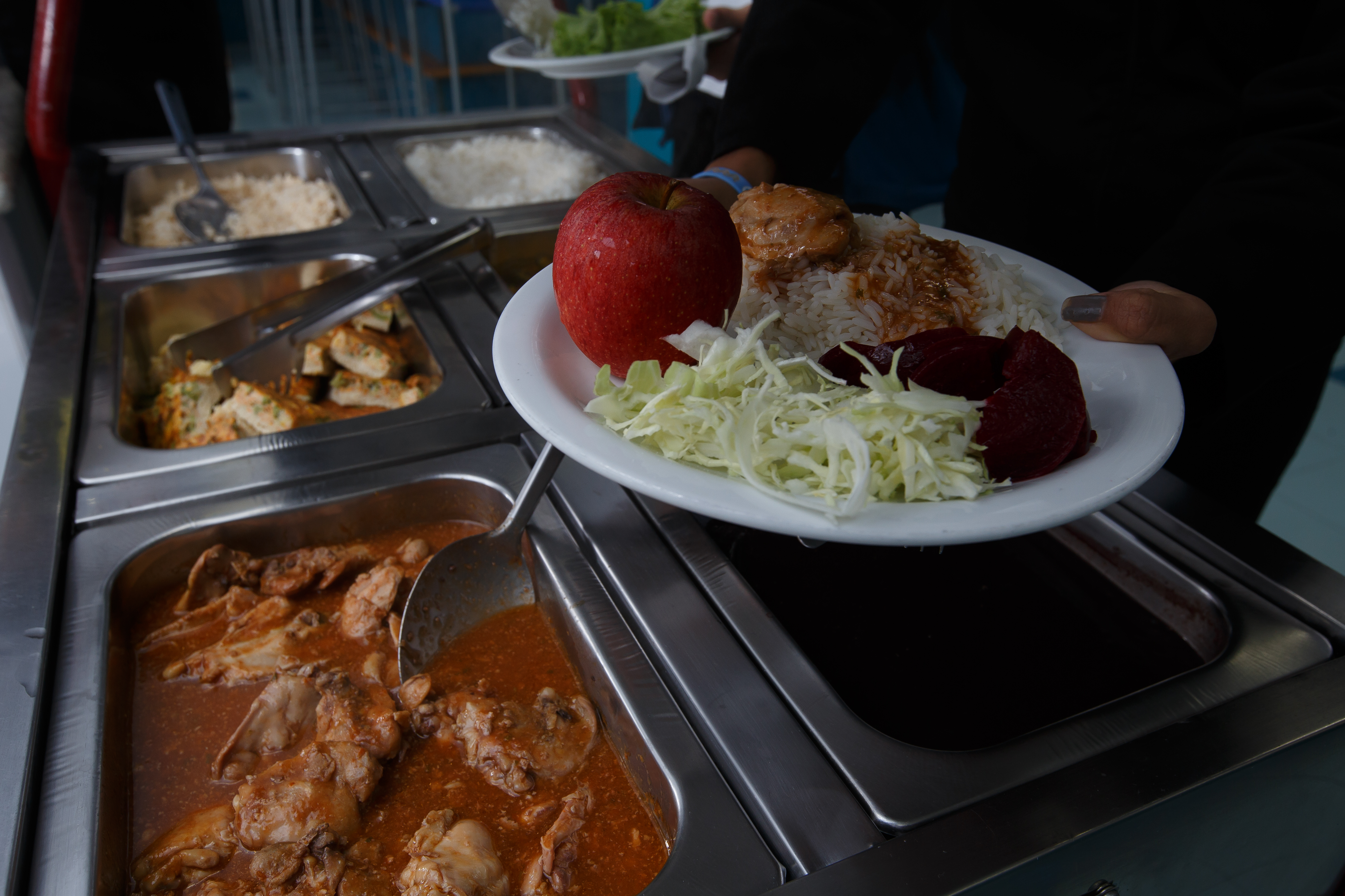 Cantina - Aluno se servindo 2